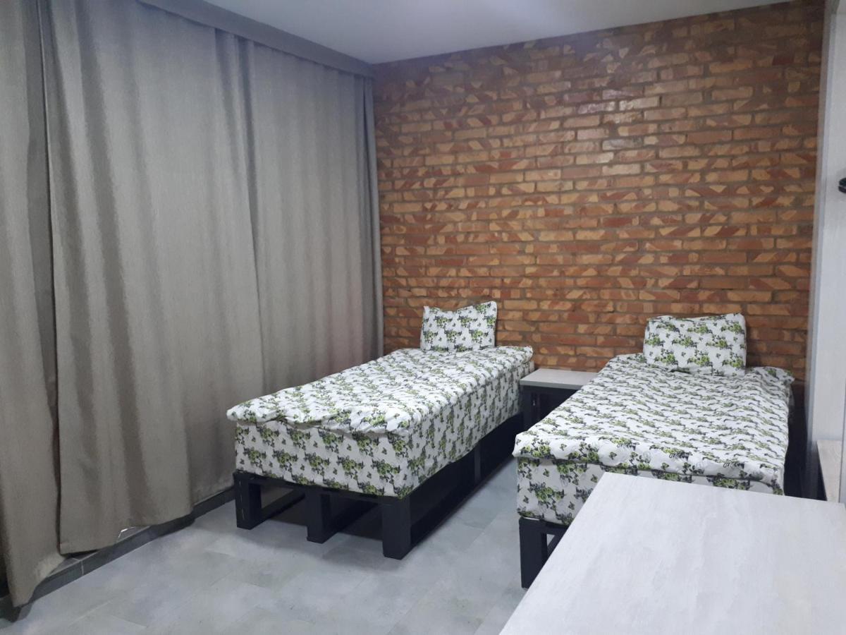 Комплекс Гостиниц Athletic Taraz Buitenkant foto