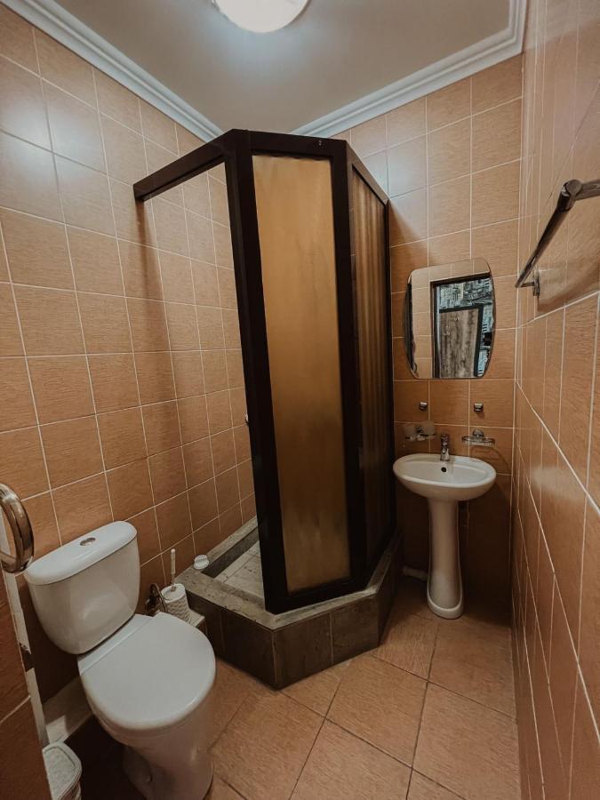 Комплекс Гостиниц Athletic Taraz Buitenkant foto